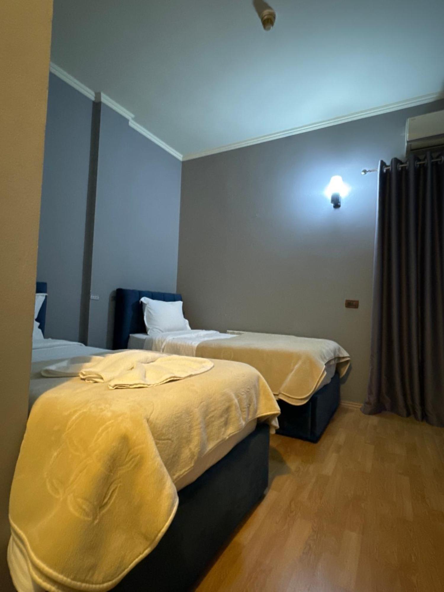 Hotel Tirona Tirana Esterno foto