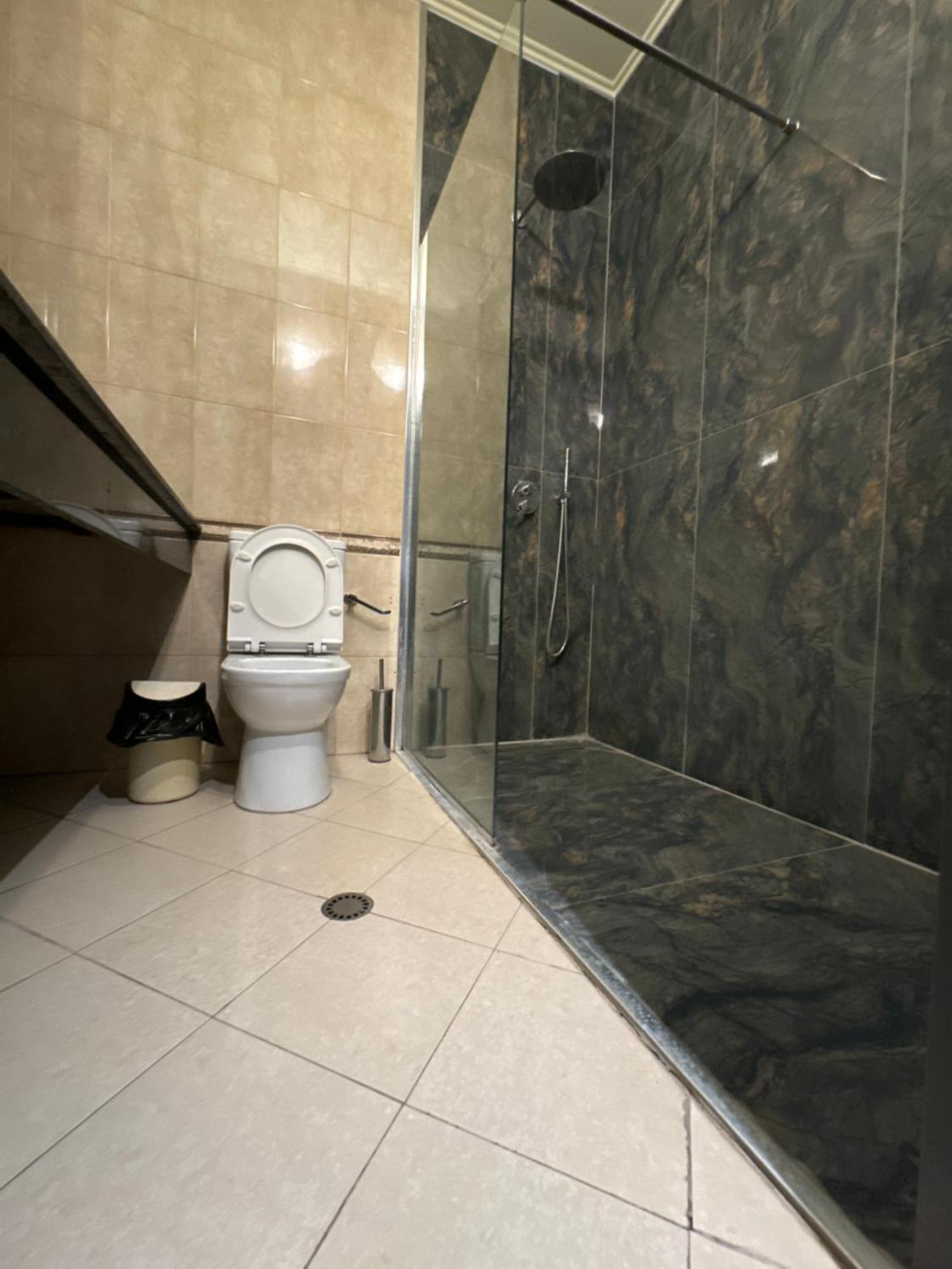 Hotel Tirona Tirana Esterno foto