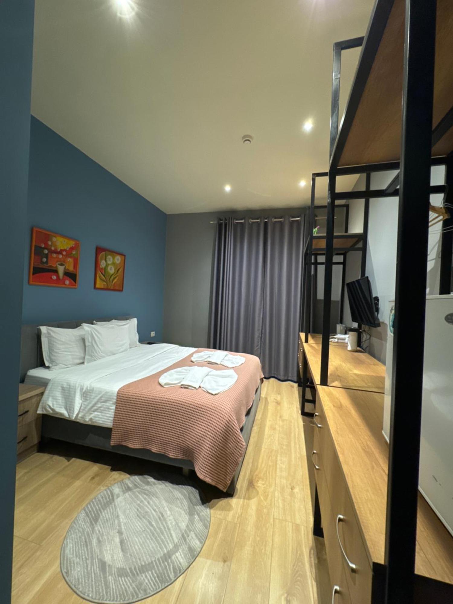 Hotel Tirona Tirana Esterno foto