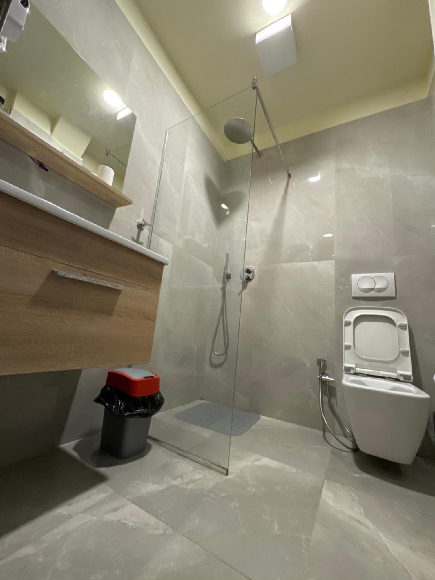 Hotel Tirona Tirana Esterno foto
