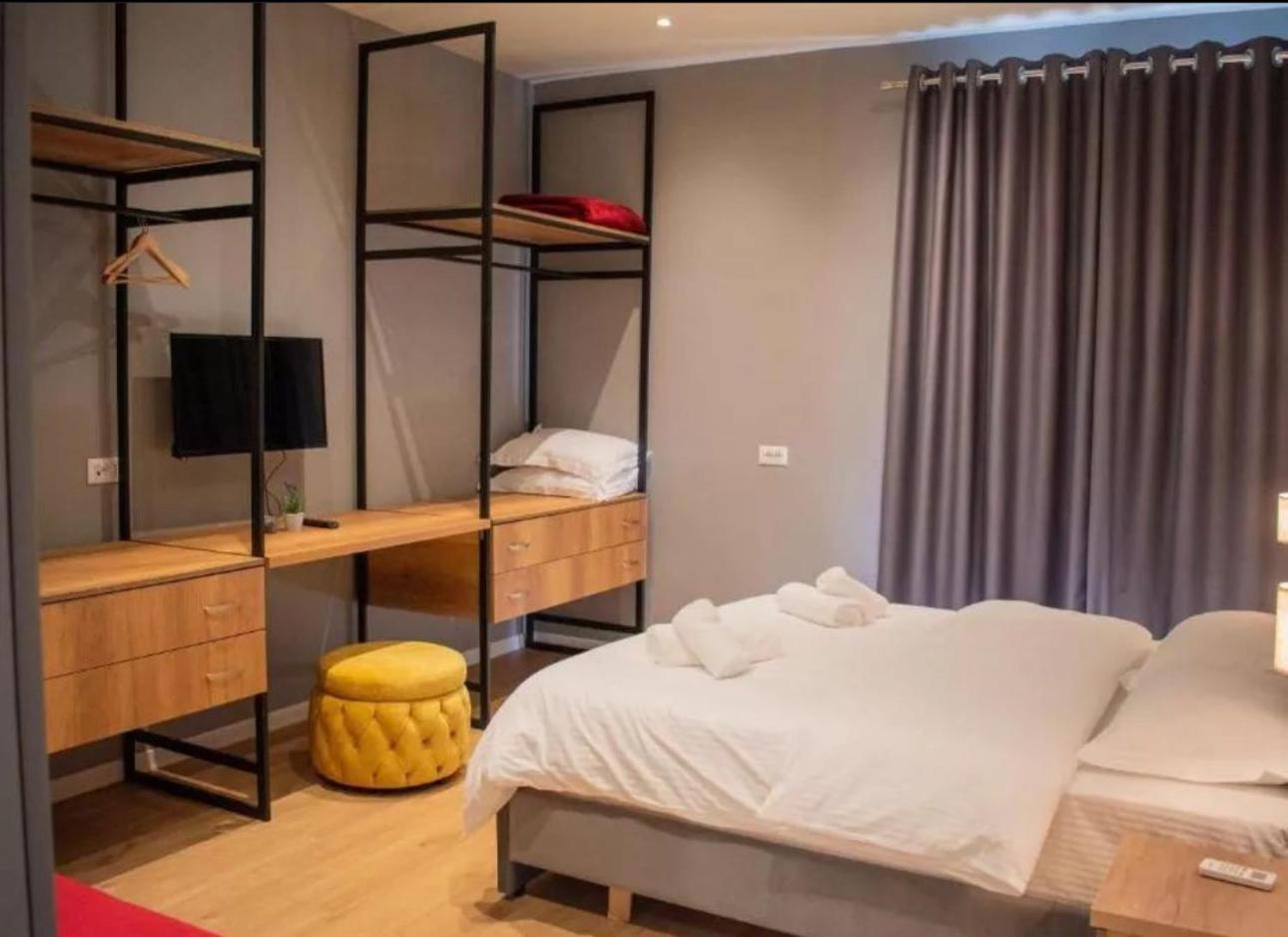 Hotel Tirona Tirana Esterno foto