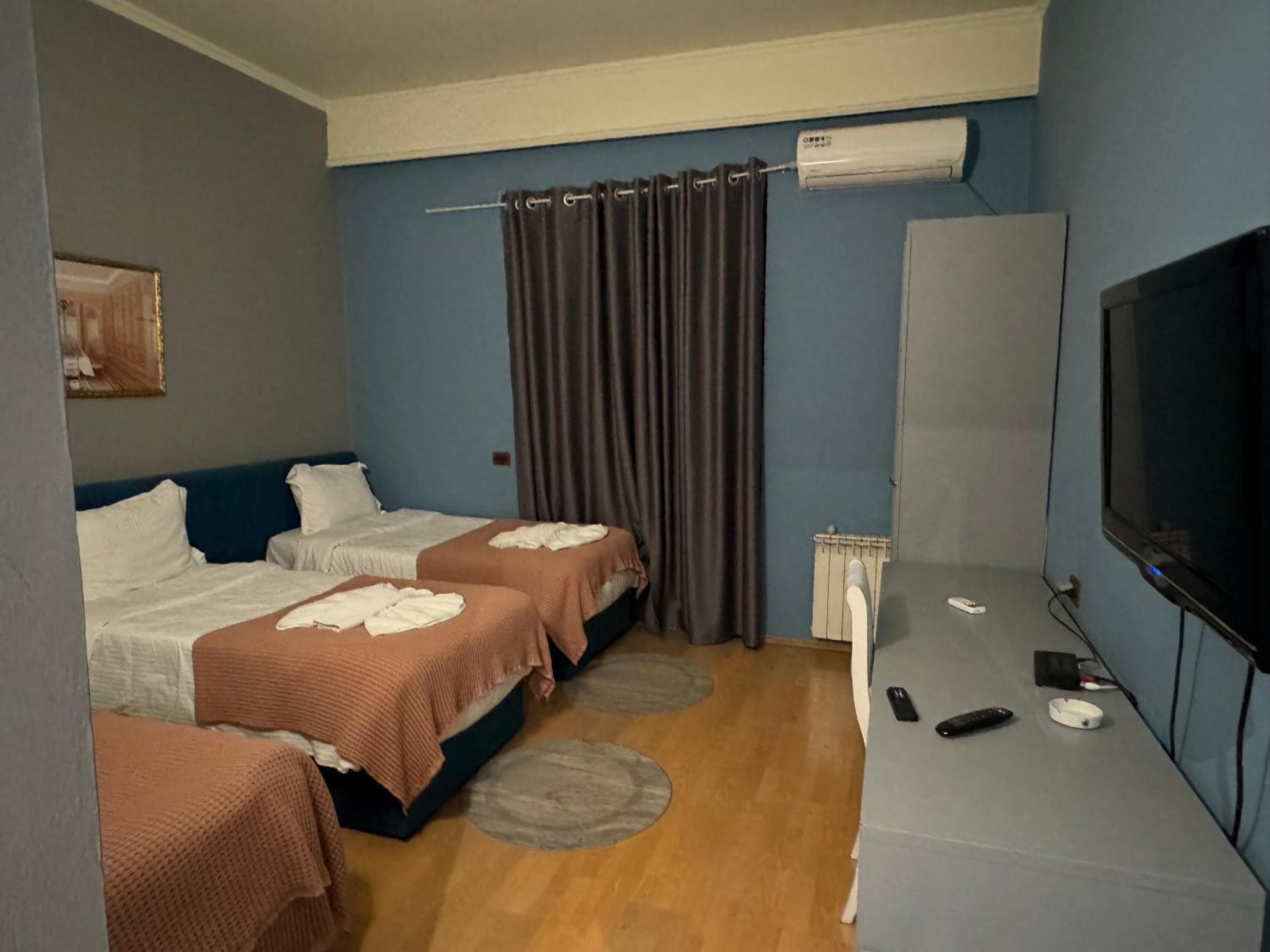Hotel Tirona Tirana Esterno foto