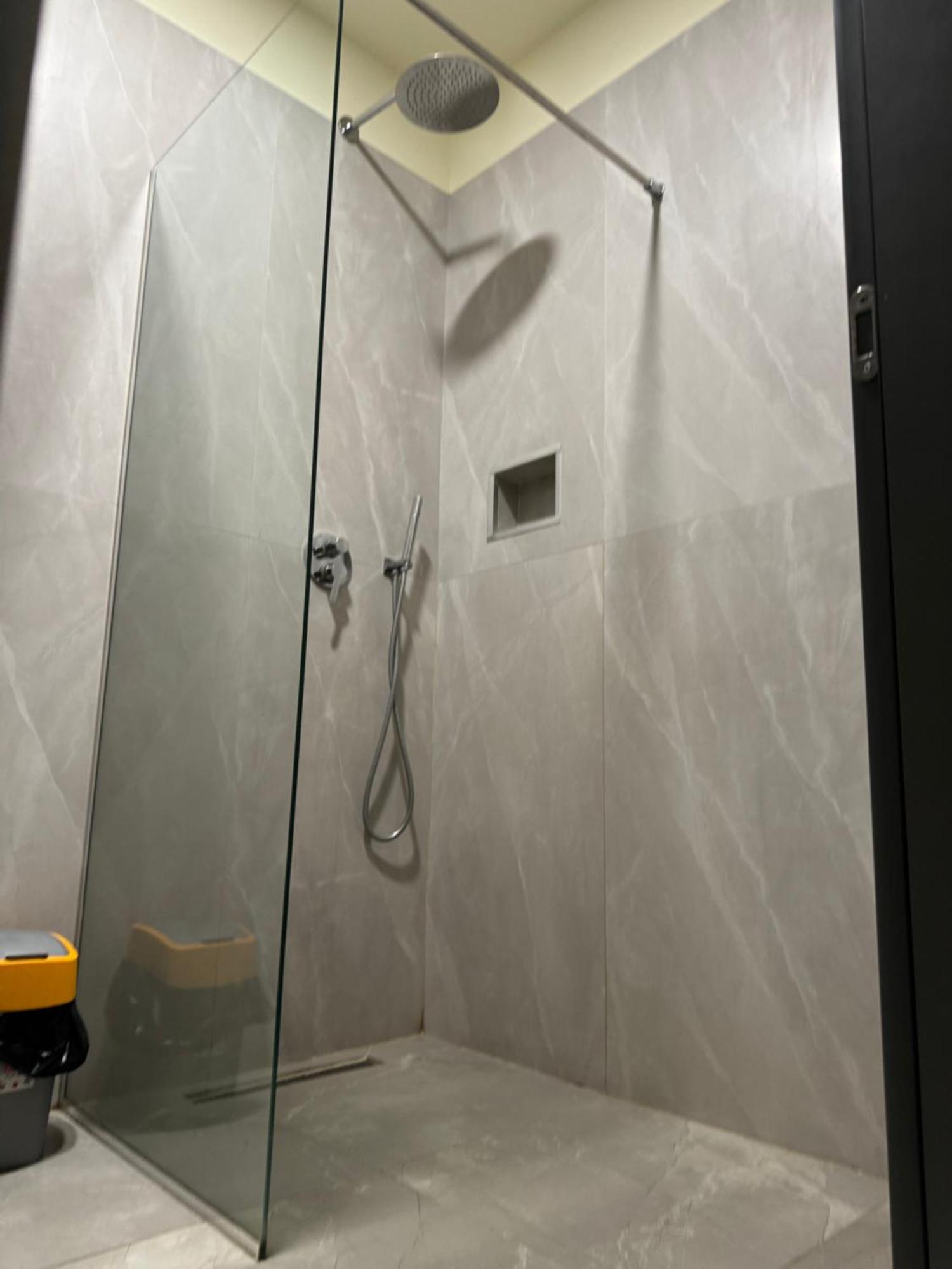 Hotel Tirona Tirana Esterno foto
